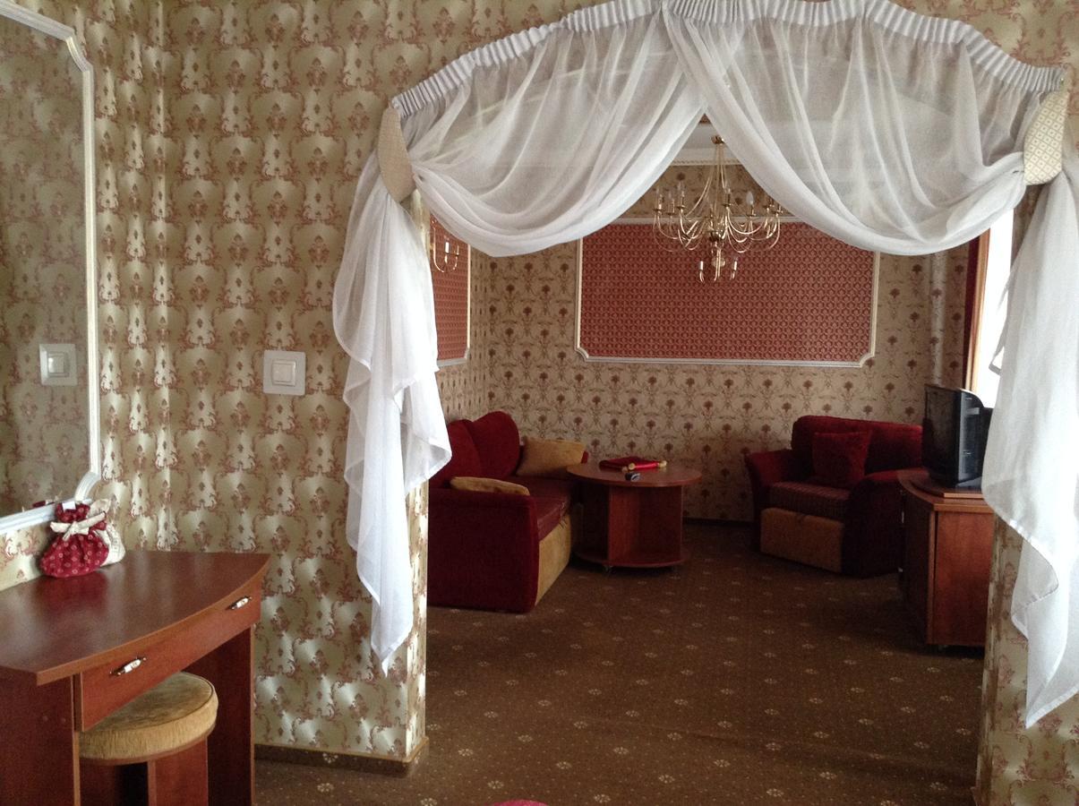 Hotel Serpanok Tyachiv Exterior foto