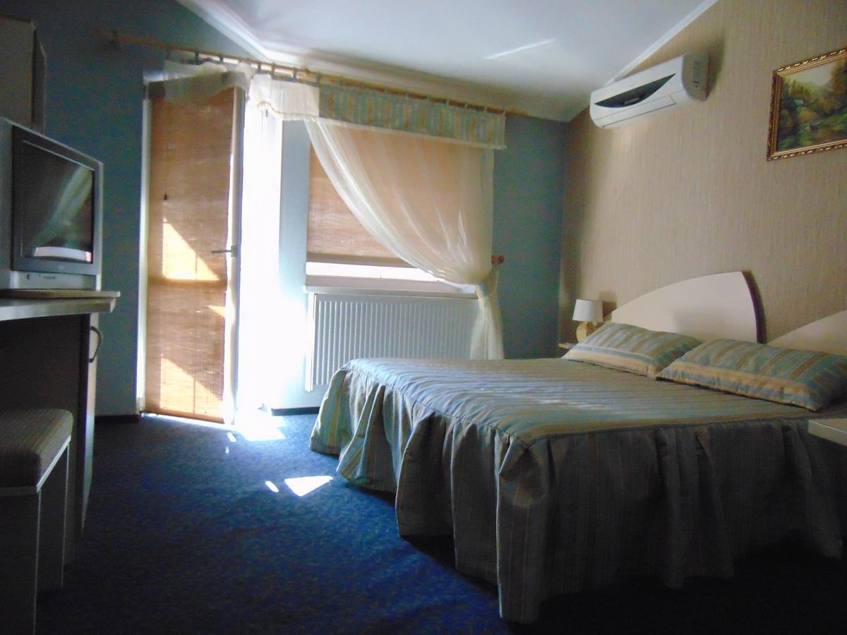 Hotel Serpanok Tyachiv Exterior foto